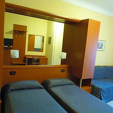 Aurora Hotel