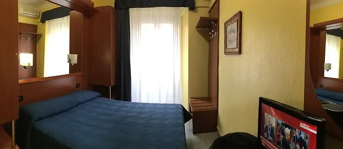 奥罗拉酒店 * 米兰