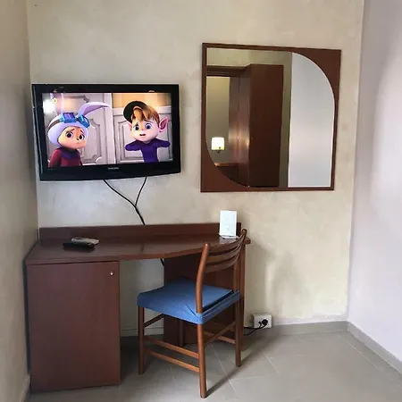 オーロラ ホテル